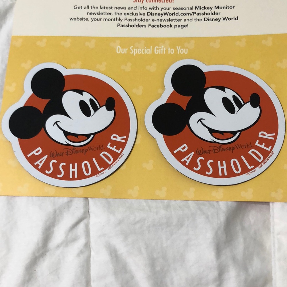 Disney Mickey annual pass holder magnet